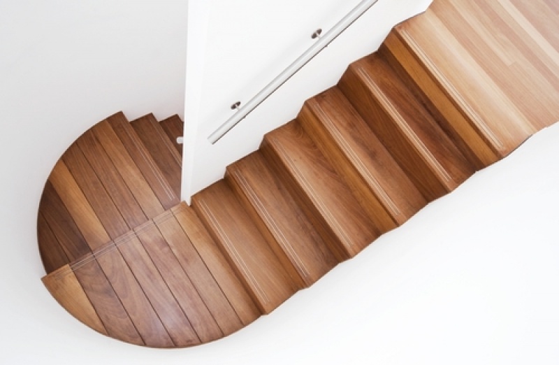 Avantages et inconvénients d'un escalier en bois