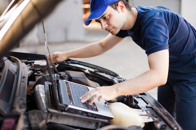 Réparation de voiture : connaître les tarifs des mécaniciens et garagistes