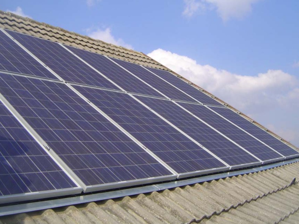 Installation de panneaux solaires dans l'Est de la France