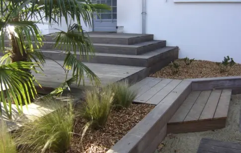 tn2-11233359-JardinieresboisetmarchesIPE