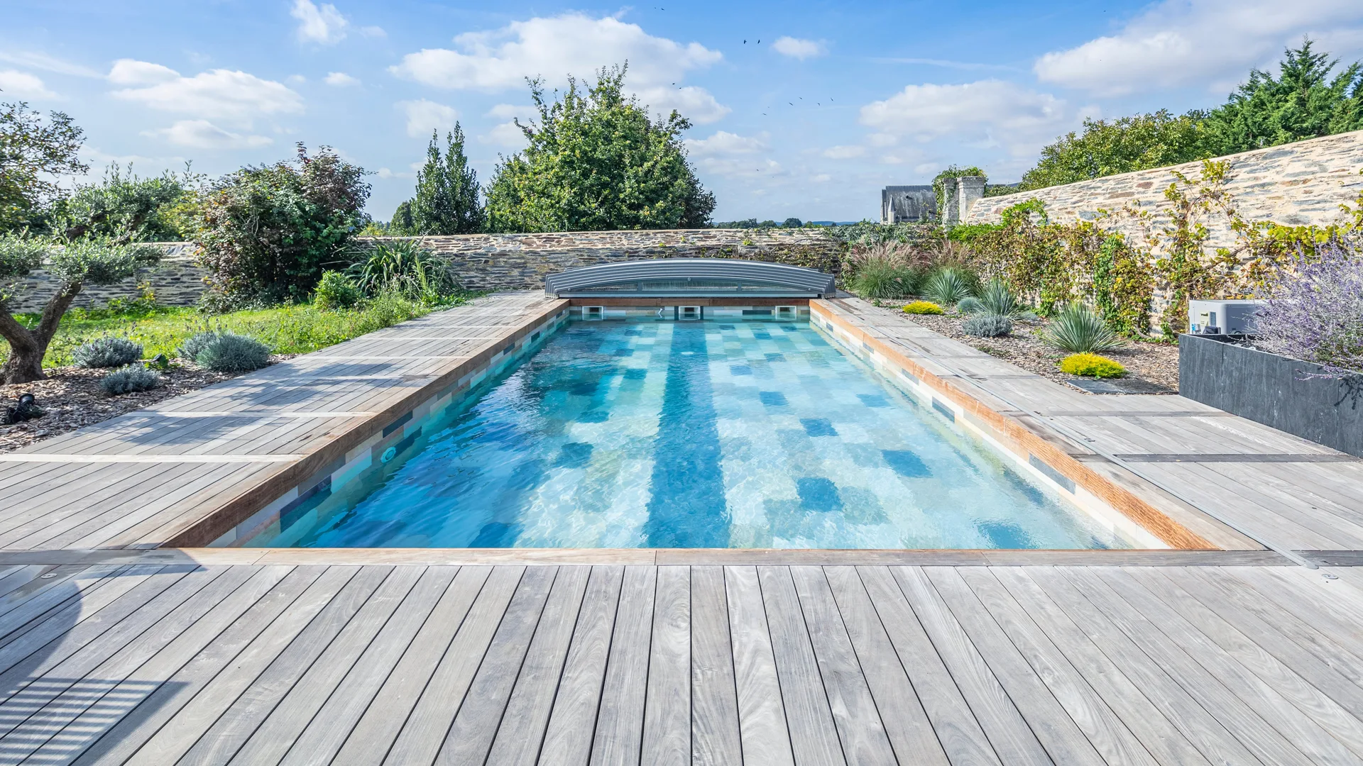 Piscines en béton sur mesure à Montbéliard