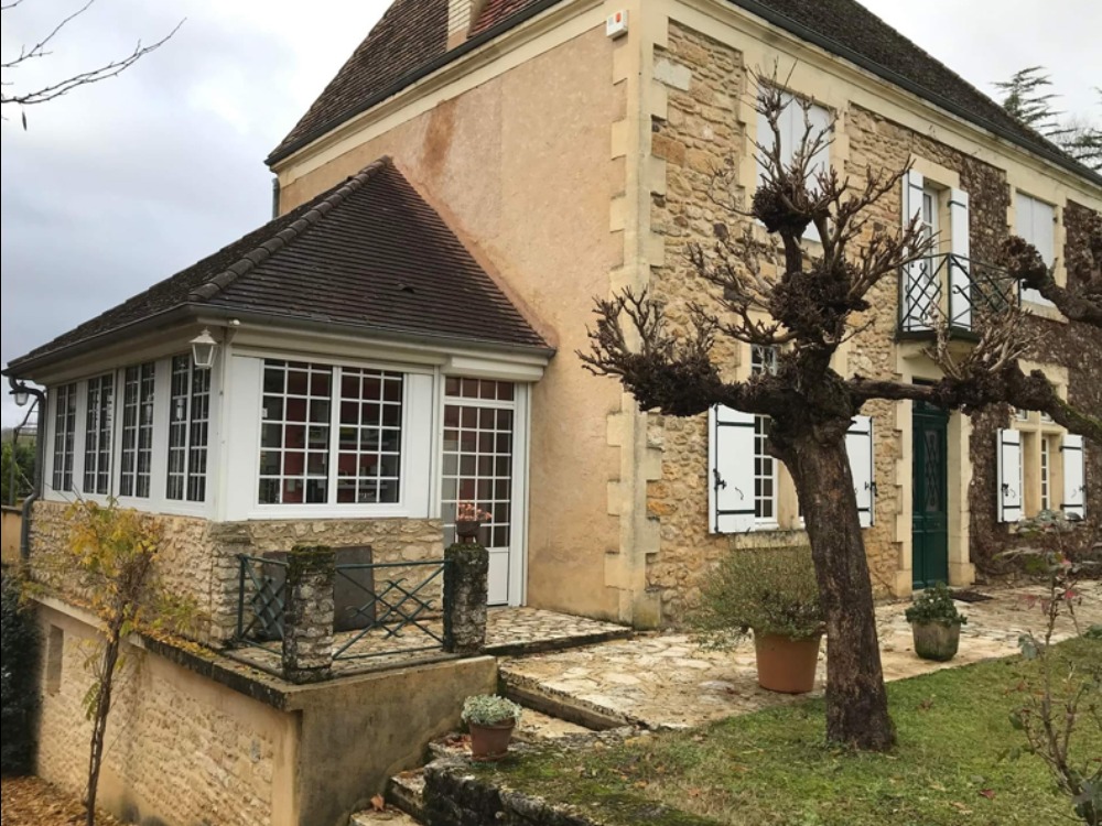 Pose de menuiseries sur mesure en Dordogne