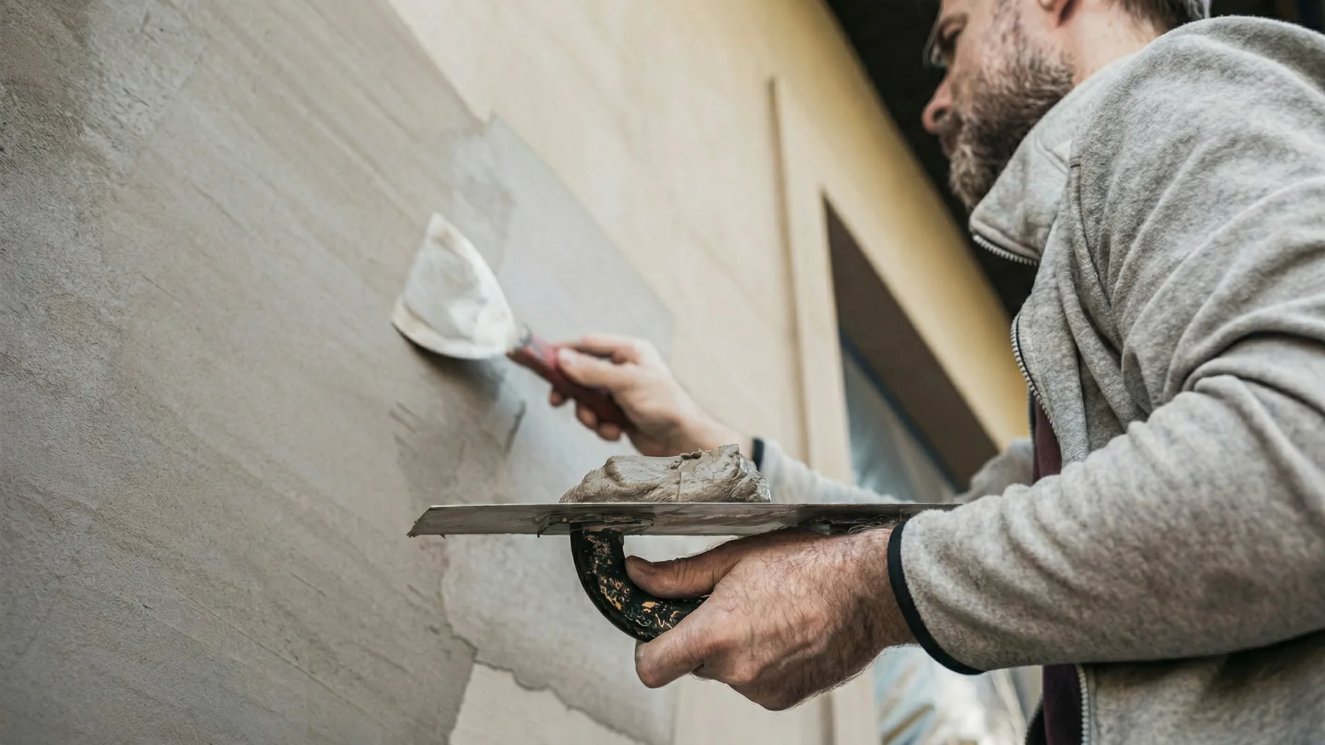 Ravalement de façades et ITE à Nîmes