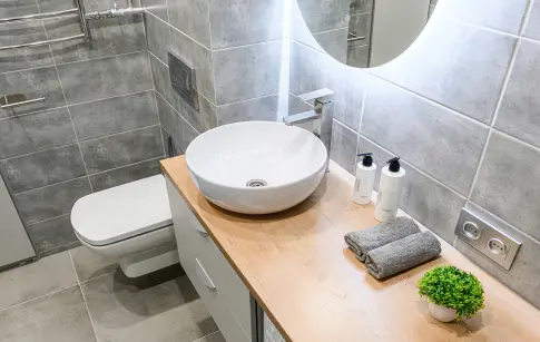 salle-de-bain-lumineuse-moderne