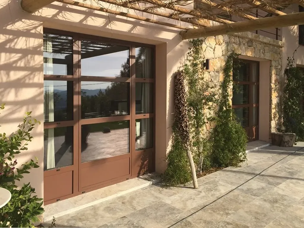 Menuiserie métallique et serrurerie proche de Grasse