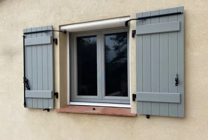 Menuiserie métallique et serrurerie proche de Grasse