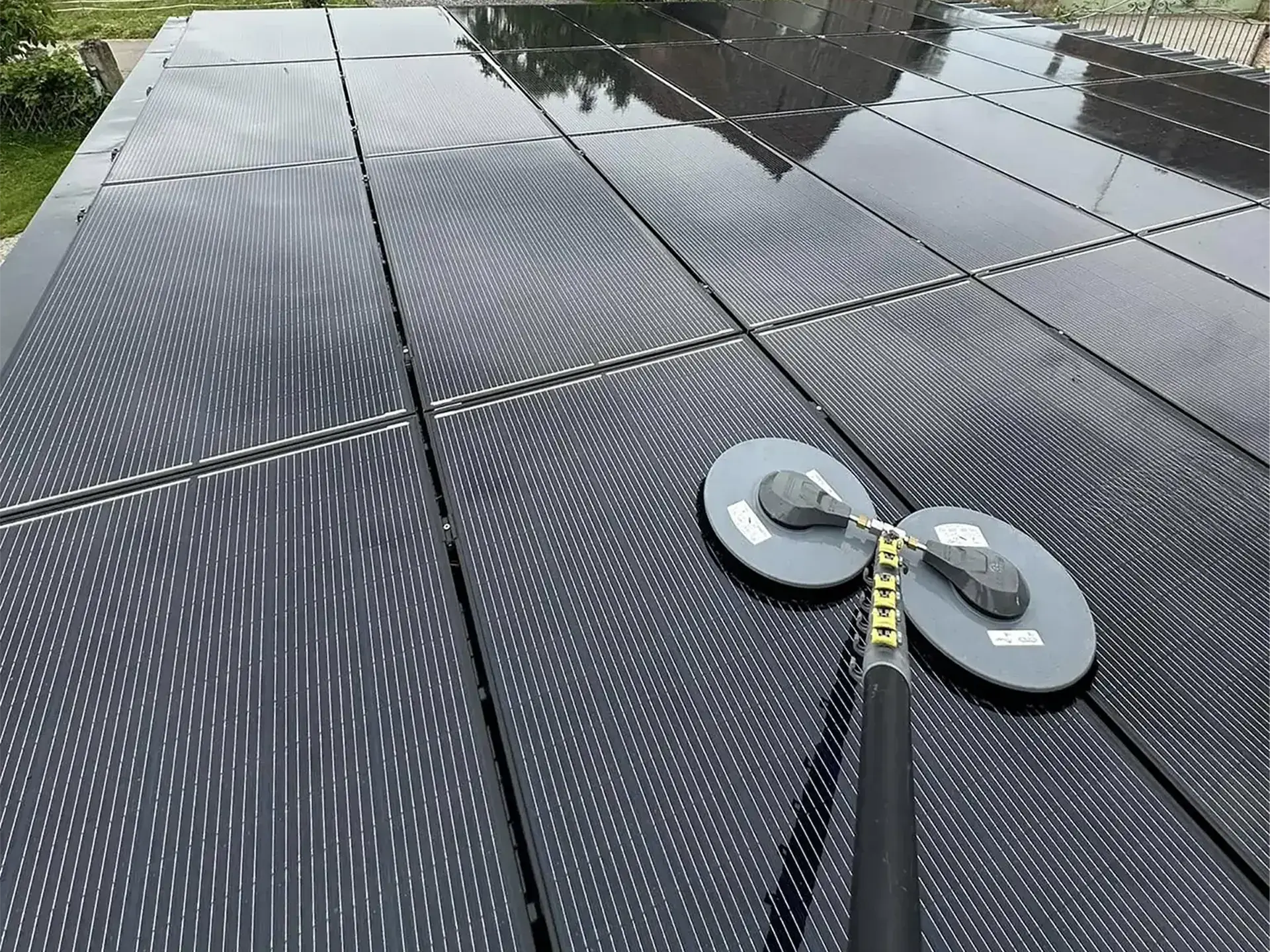 Nettoyage de panneaux solaires en Grand Est