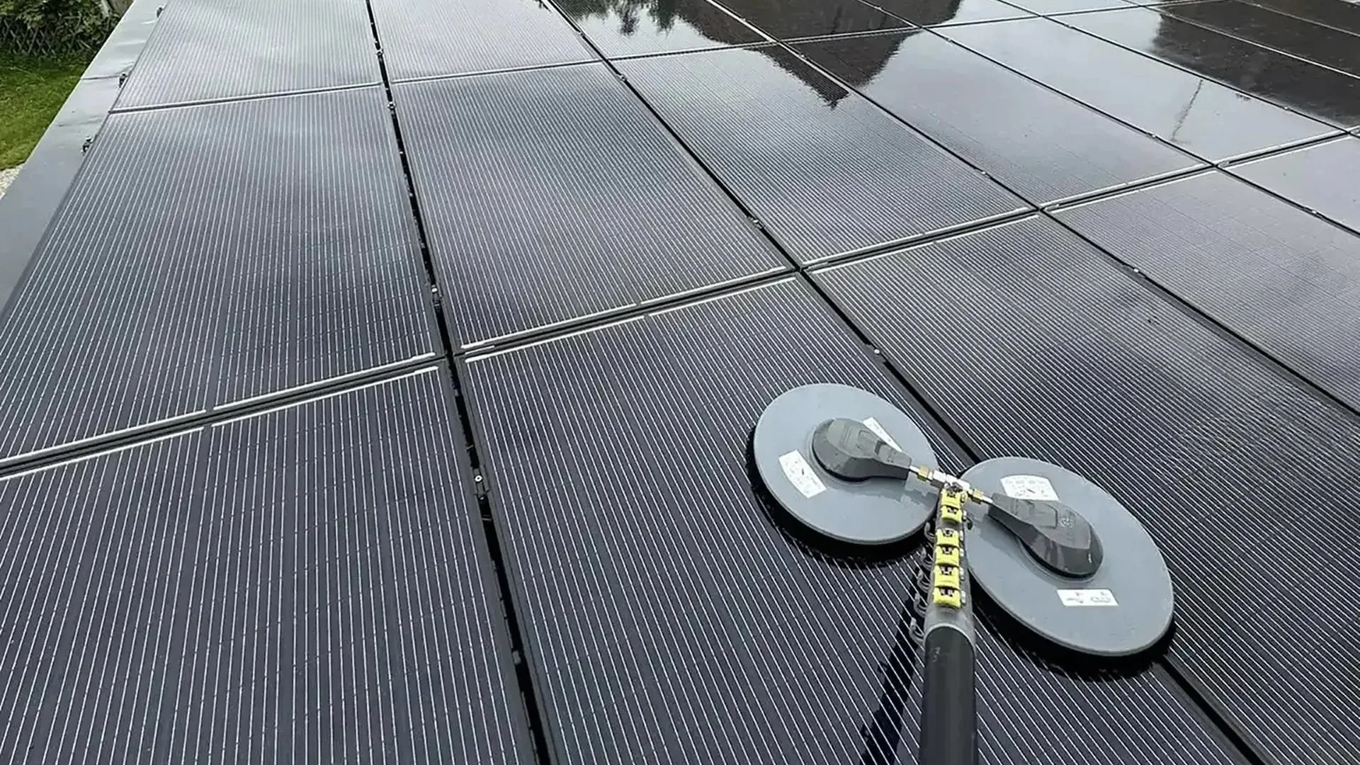 Nettoyage de panneaux solaires en Grand Est