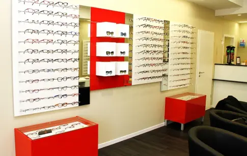 PLAKAR CONCEPT - Aménagement opticien