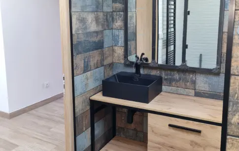 7f12c728-63a7-4801-9e95-d6412883c17a