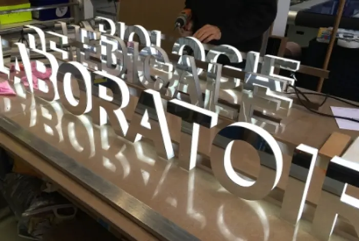 Création d'enseignes et signalisation Grand Est