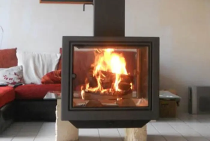 Pose de cheminées sur-mesure en Bretagne