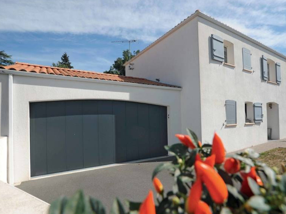 Pose de protections solaires à Camon et côte picarde