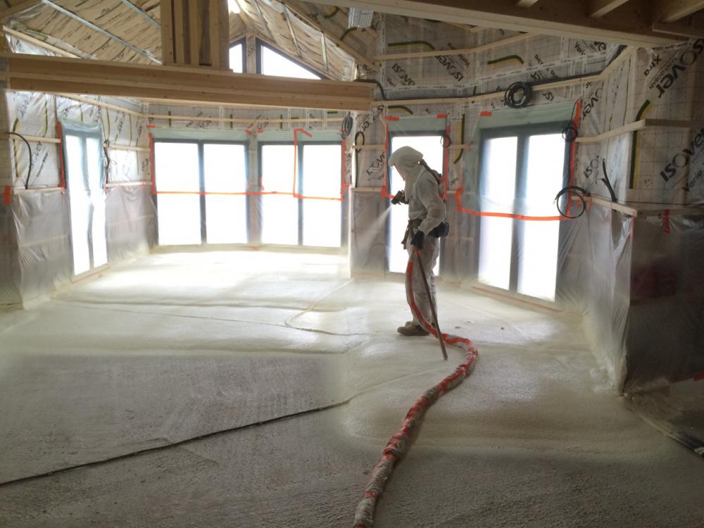 Isolation projetée et chape liquide en Alsace