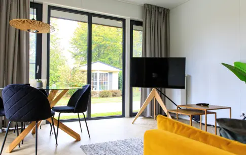 interieur-maison-baies-vitrees