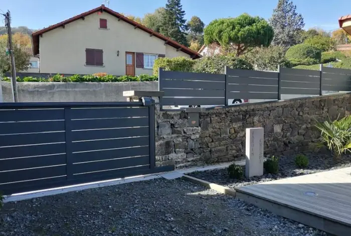 Pose de menuiseries proche de Clermont-Ferrand et environs