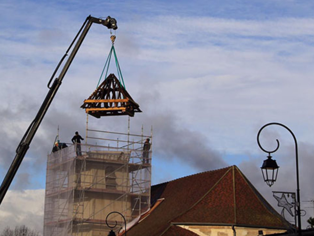 Entreprise de rénovation de monuments historiques en charpente et menuiserie près de Reims