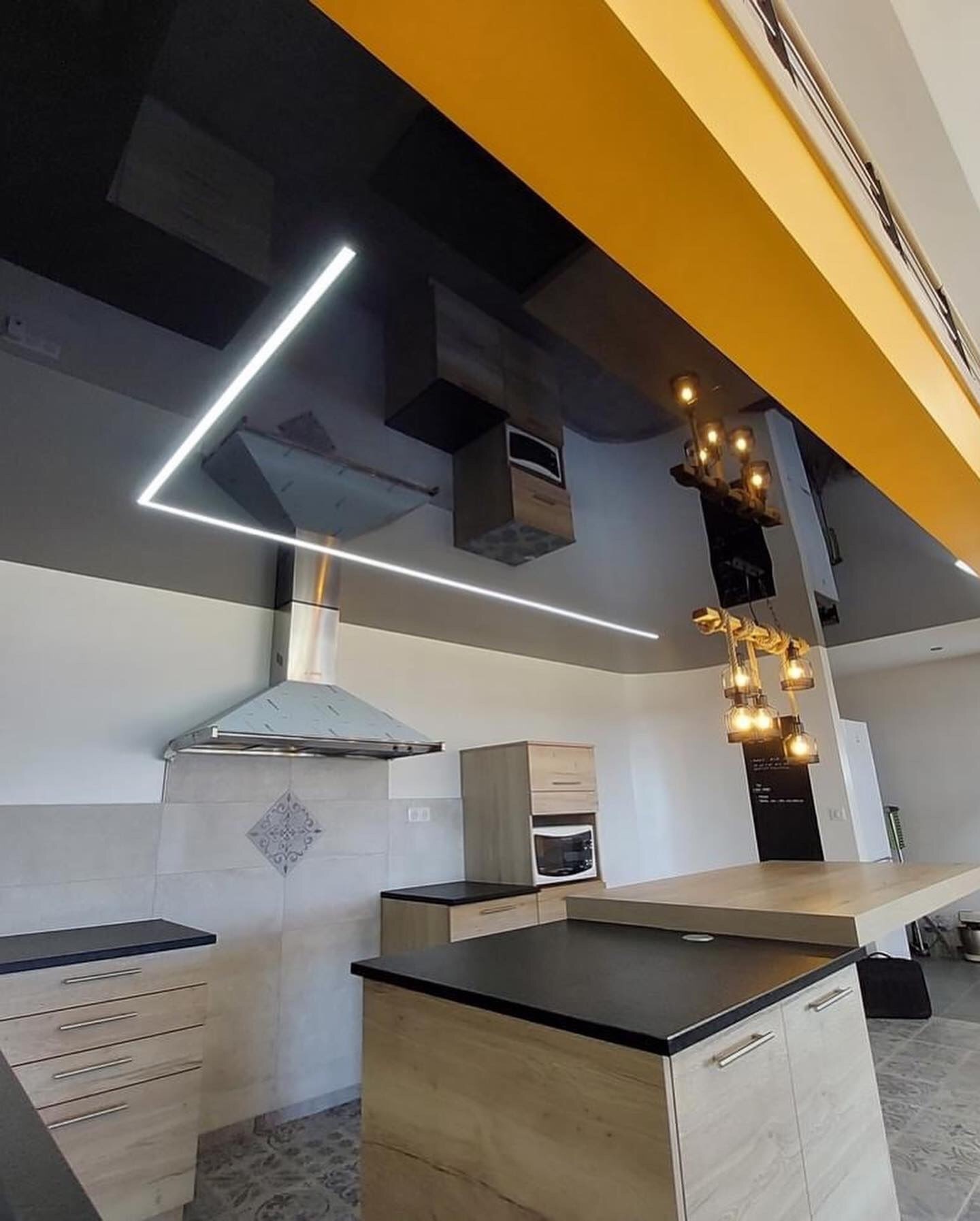 Pose de plafonds tendus en Côte-d'Or et en France