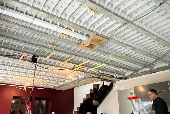 Pose de plafonds tendus en Côte-d'Or et en France