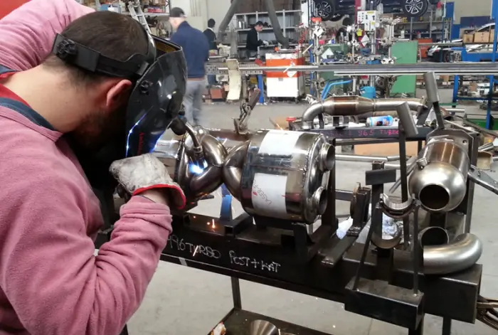 Création de systèmes d'échappement sur mesure en Alsace