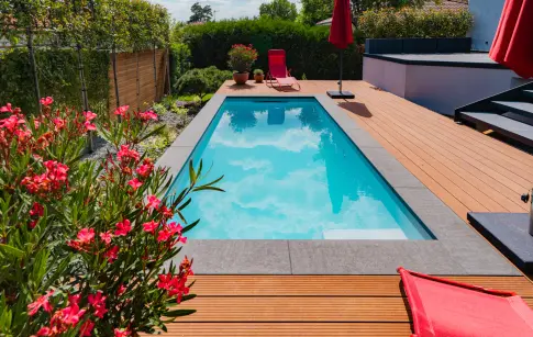 piscine-moderne-ensoleillement