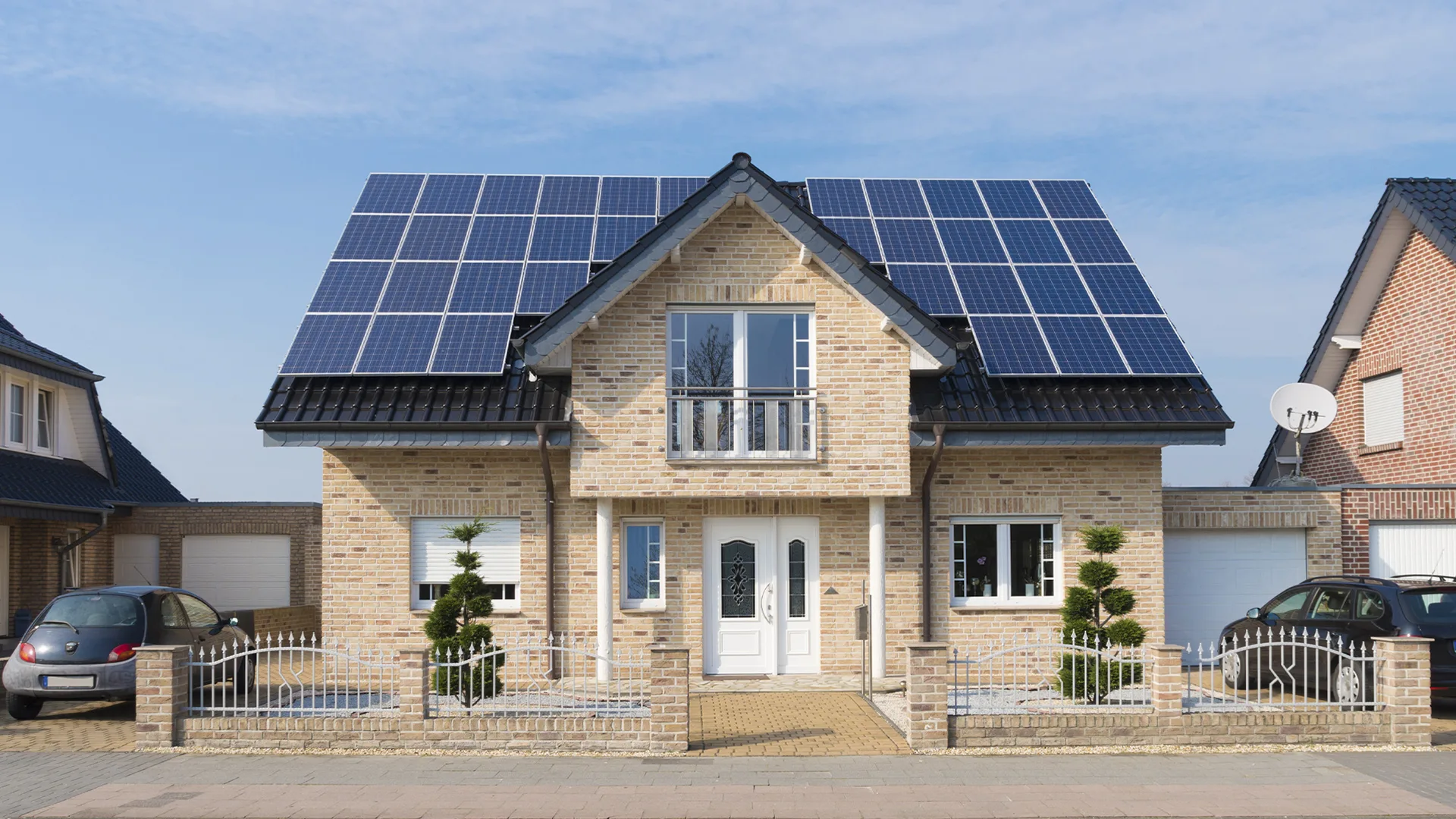 Pose de panneaux solaires autour de Dole