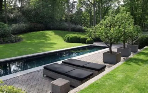 UN JARDIN D'AILLEURS