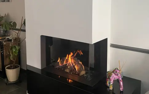 AU BONHEUR DES FLAMMES