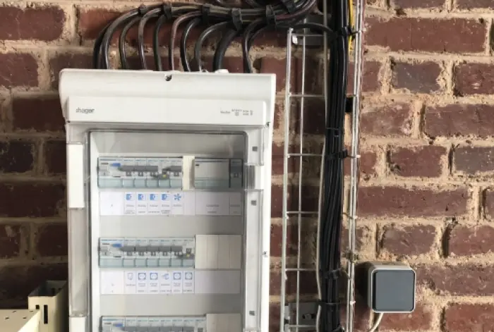 Électricité et plâtrerie à Chauny