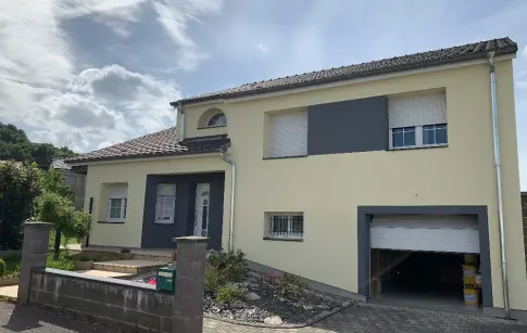 ES BATIMENT FRANCE maison jaune et grise