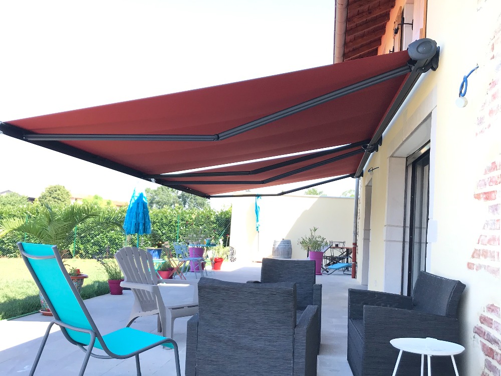 Installation de protections solaires proche de Bourg-en-Bresse