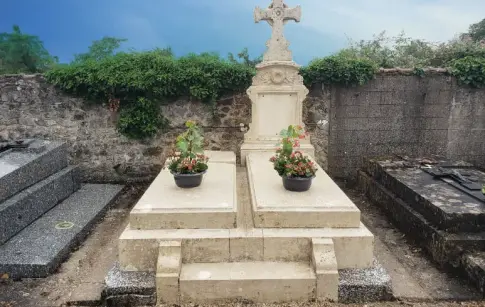 4796_tombe-APRES_real_externe