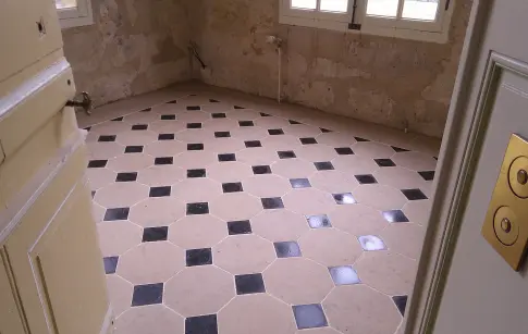 dallage style XVIII Braine Picardie.JPG