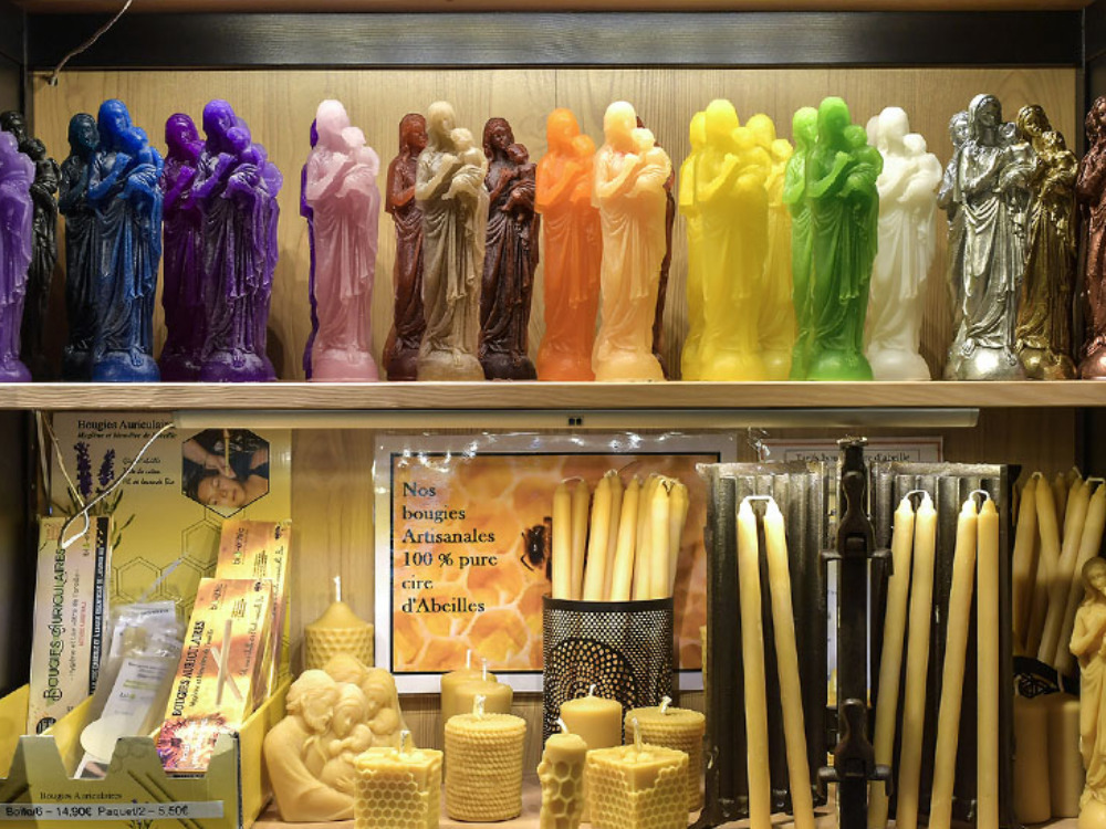 Fabrication de produits religieux à Besançon