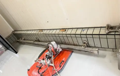 Sciage bordure béton dans fromagerie à Pontarlier