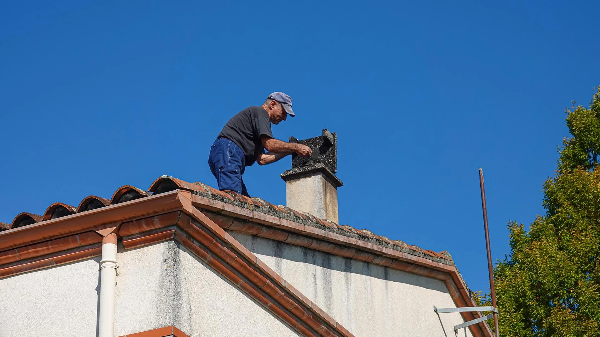 Entretien de conduits au sud de la Mayenne