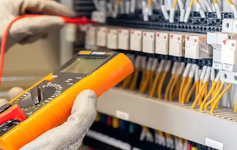 BERGMANN ELEC ET PLUSCH