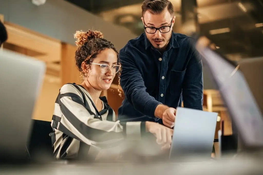 Le contrôle et signalement des avis